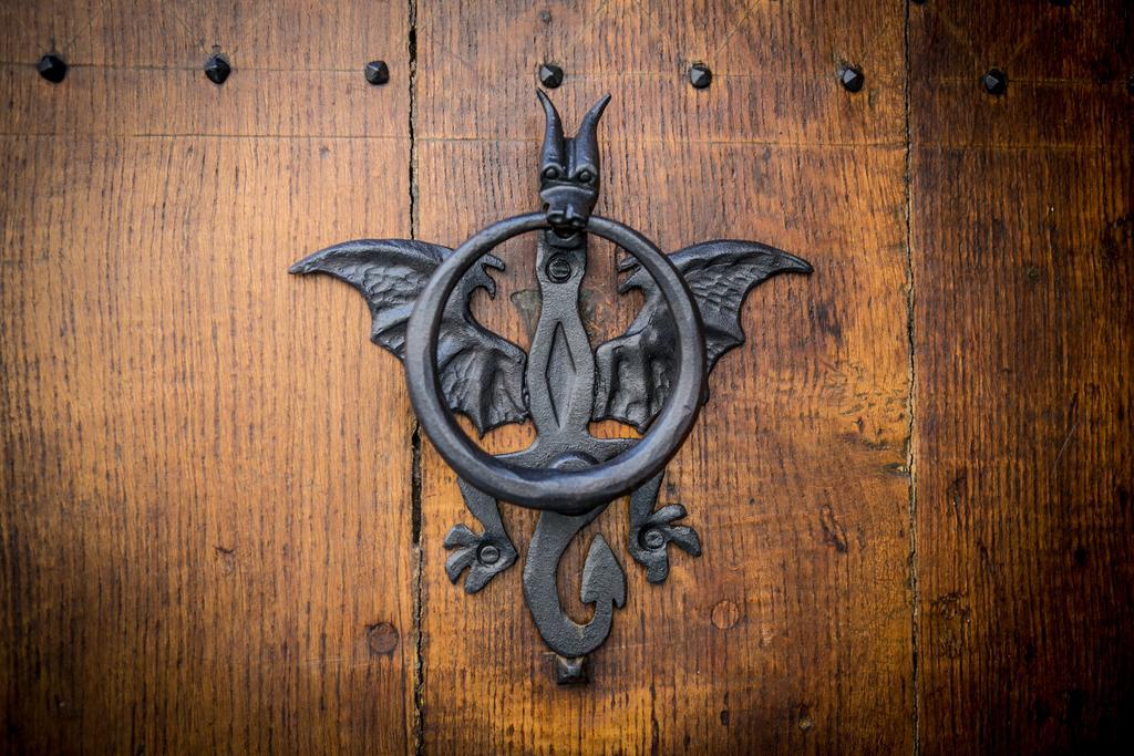 Hotel Mons Dragon House Exterior foto